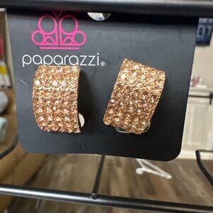 Gold toned sparkly rectangle clip on earrings